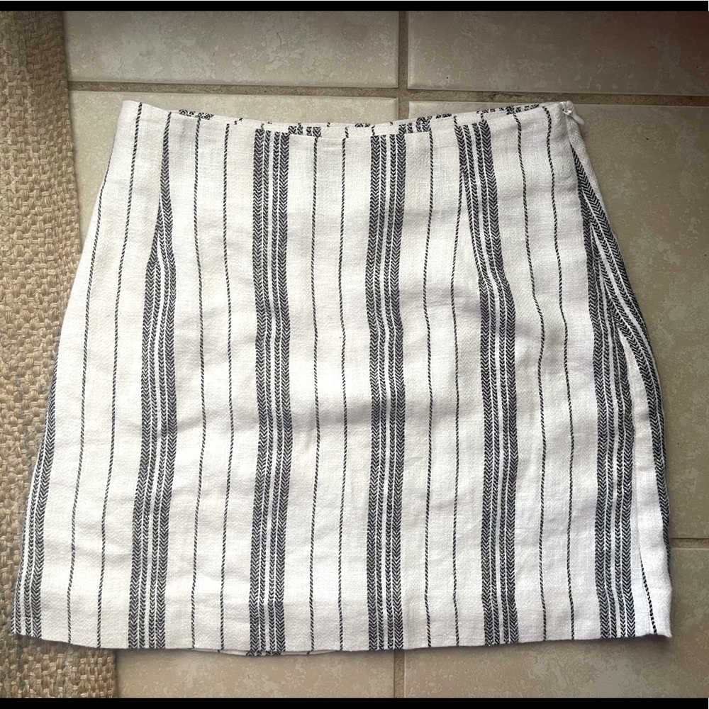 Black and white striped linen skirt by divided